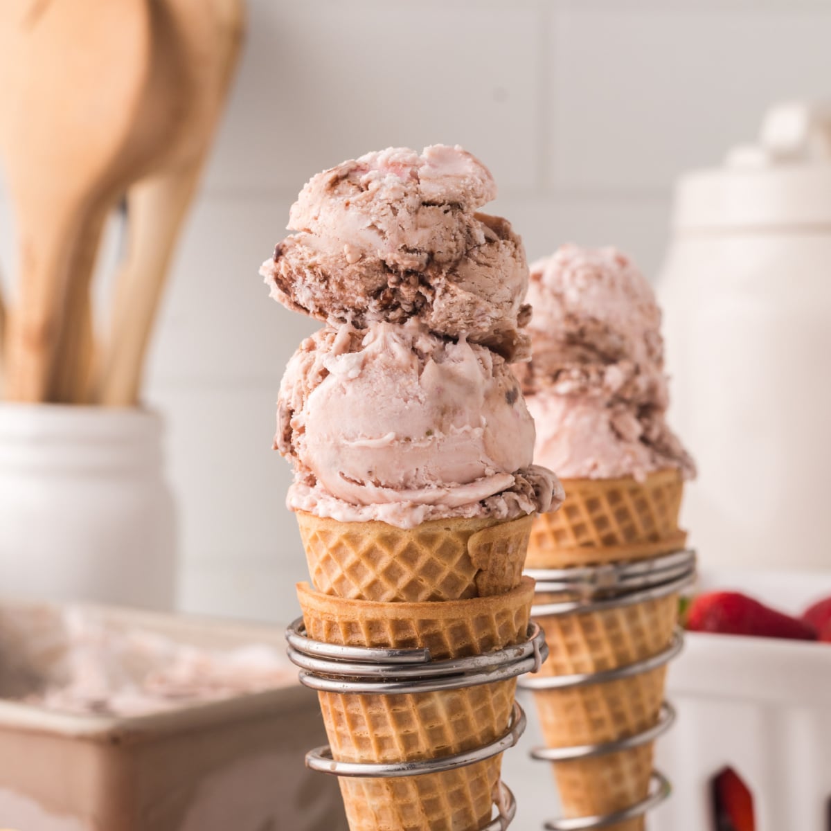 Fresh Berries & Fudge: Crafting Creamy Homemade Chocolate Strawberry Ice Cream